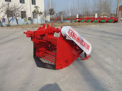 4U-600A馬鈴薯收獲機(jī)